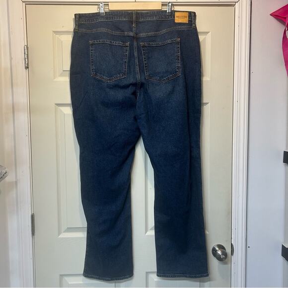 Hollister Curvy Ultra High Rise Dad Jean Denim Blue Distressed Size W35 L33 NWT - Picture 7 of 7